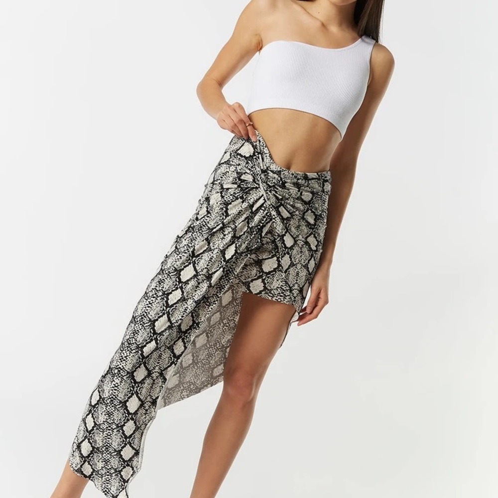 Seductions • Asymmetrical Waterfall Midi-Skirt *black*